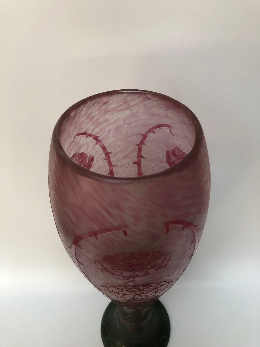 The Monumental French Glass Vase With Wild Roses-photo-5