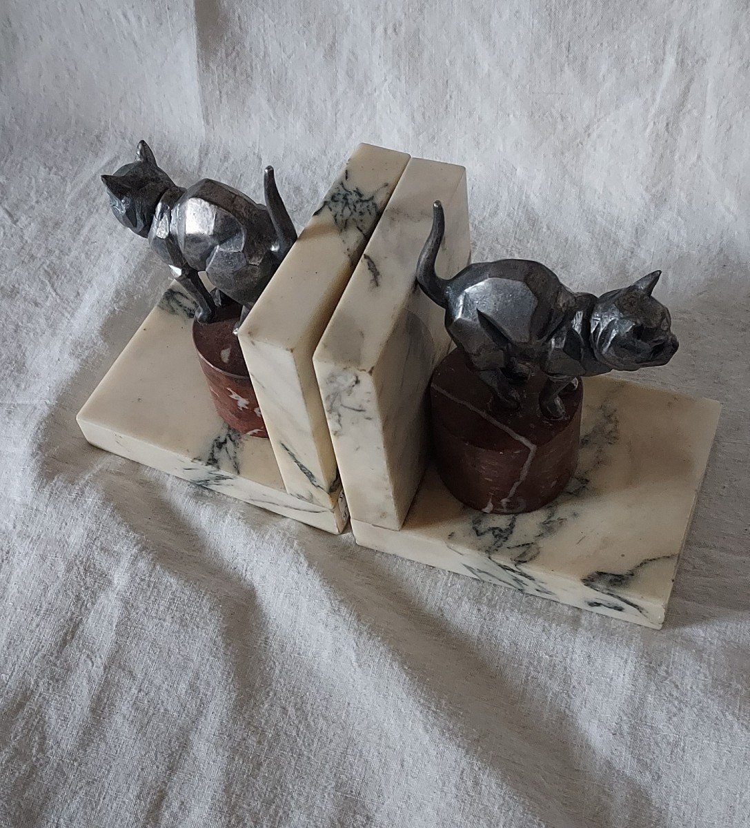 Pair Of Cat Bookends In Metal Alloy And Art Deco Marble -photo-1