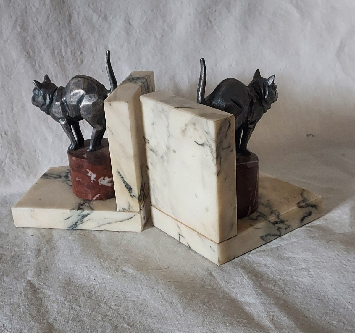 Pair Of Cat Bookends In Metal Alloy And Art Deco Marble -photo-2