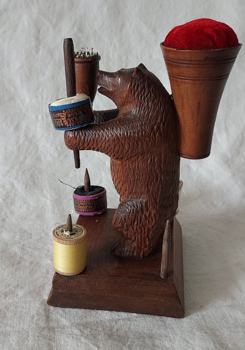 Old Sewing: Black Forest Bear Assistant For Sewing -photo-3
