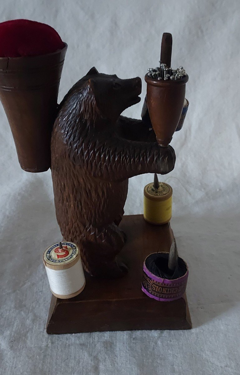 Old Sewing: Black Forest Bear Assistant For Sewing -photo-4
