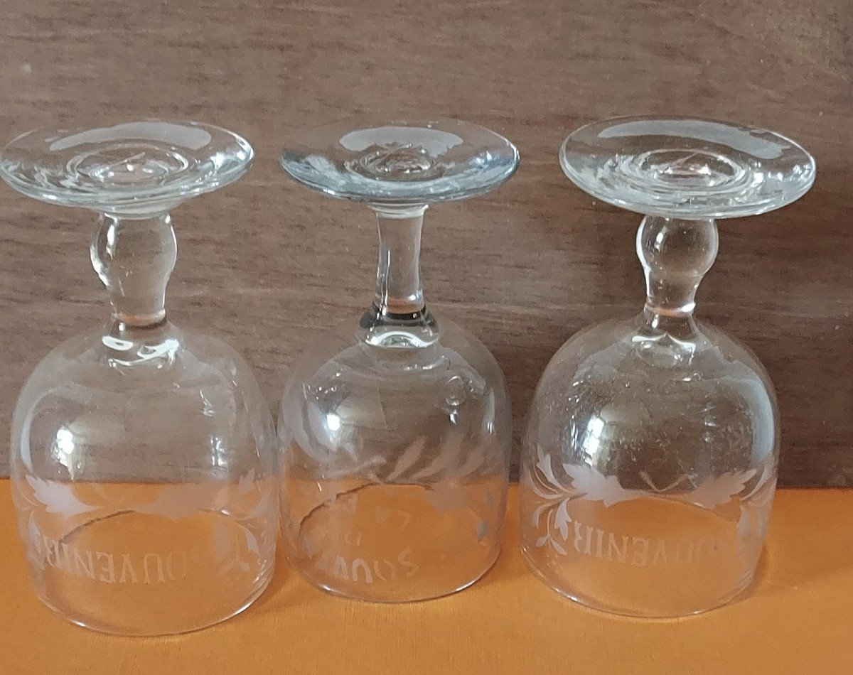 Three 19th Century Wine Glasses Engraved “souvenir” For Two And “souvenir Of The Party” For The Other-photo-3