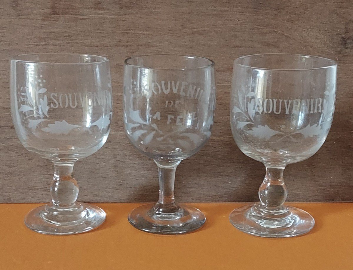 Three 19th Century Wine Glasses Engraved “souvenir” For Two And “souvenir Of The Party” For The Other-photo-1