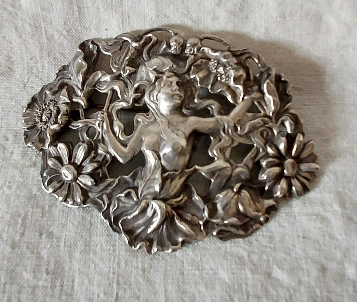 Art Nouveau Brooch In Silver-photo-4