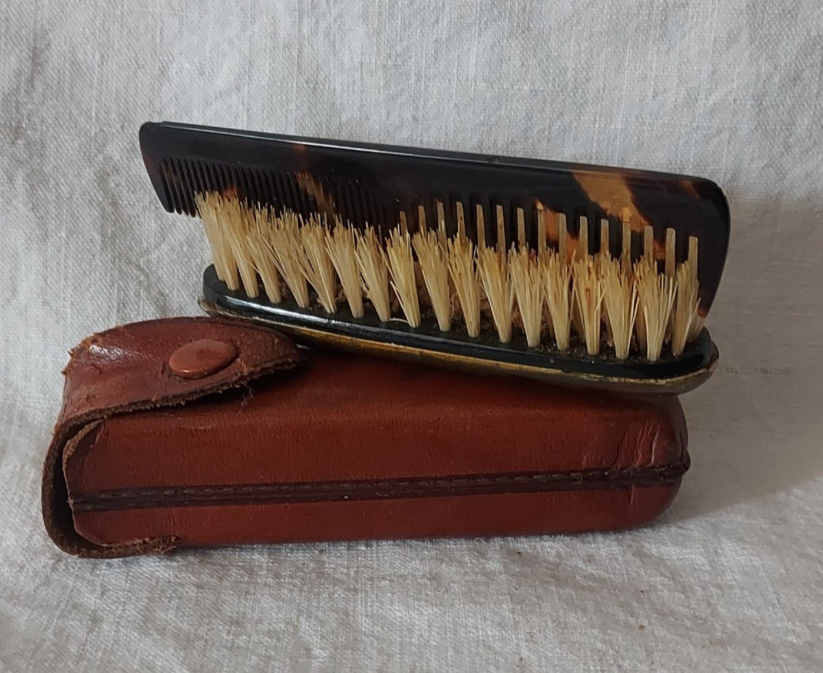 Tortoiseshell Travel Mustache Comb And Brush Accompanied By Their Leather Case -photo-3