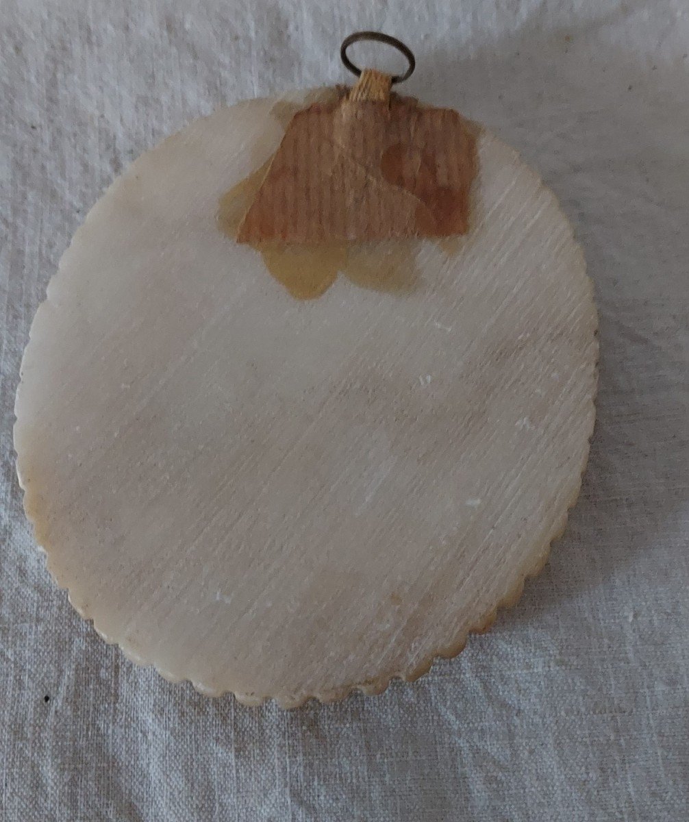 Fixed Under Glass Of The Virgin Mary And The Child Jesus Medallion Gilt Bronze And Alabaster Frame -photo-1