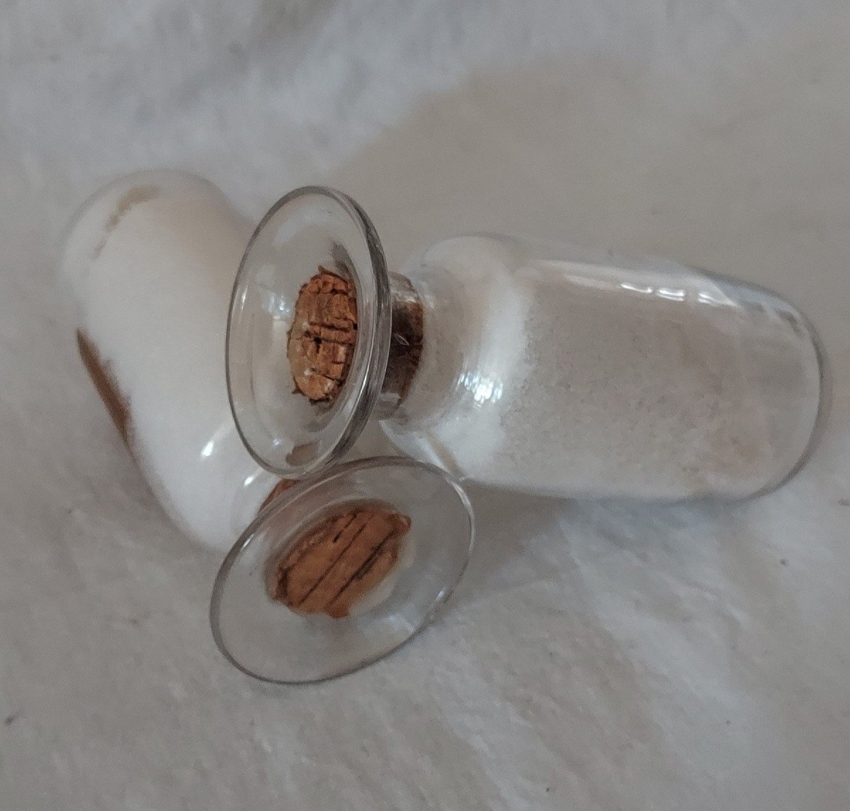 2 Overturned Blown Glass Seed Or Fertilizer Pots-photo-4