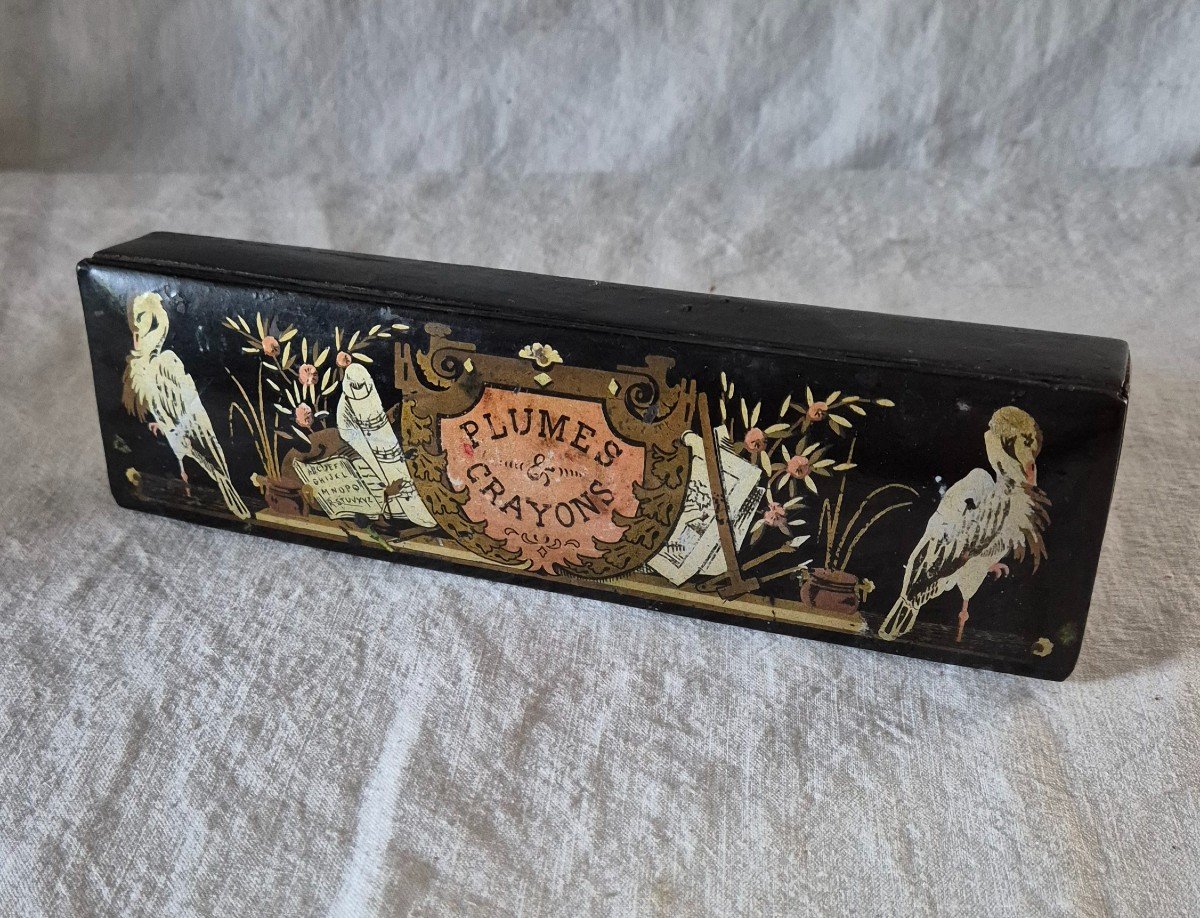 School Pencil Case Made Of Paper Mache And Transfer Image With The Inscription "plumes Et Crayons"