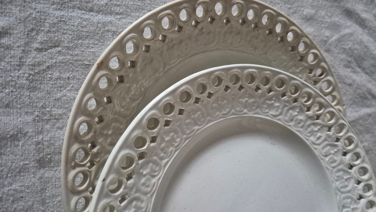 Paire d'Assiettes En Faïence Crème De Creil Et Montereau Du Milieu Du XIXème Siècle -photo-2
