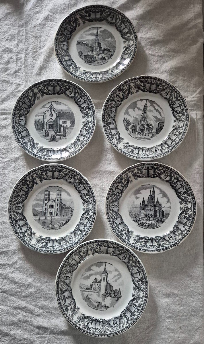 Série De Six Assiettes Thématiques Sur " Les Pèlerinages  Français" de Sarreguemines -photo-3