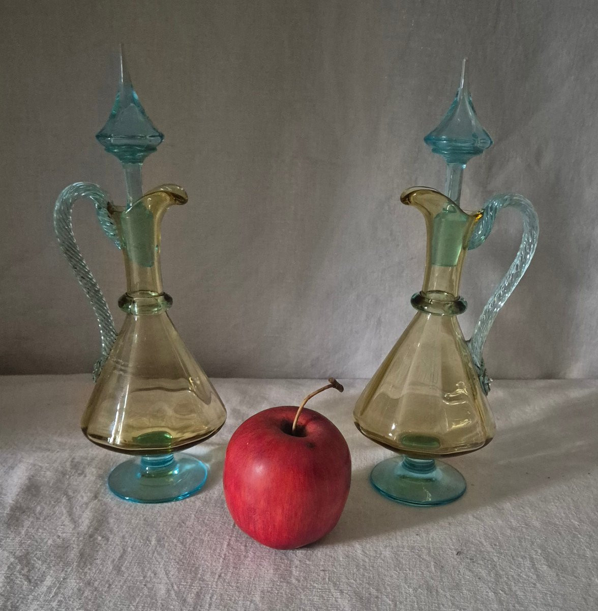 Paire De Carafons à Vin Liquoreux "George Sand " En Verre De Couleur -photo-4