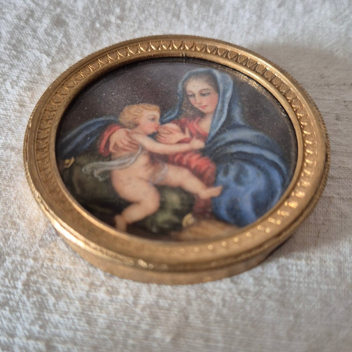 Miniature Bronze Medallion Of The Virgin And Child Jesus -photo-4