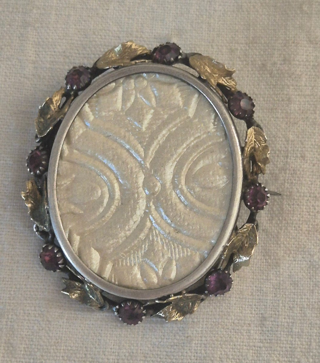 Broche Porte Photo En Métal Doré Et Argenté Sertie d'Améthystes-photo-2