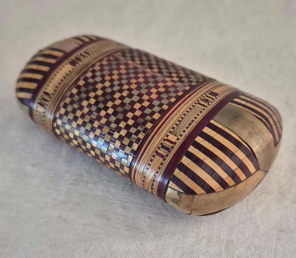 Etui Boîte en Marqueterie de Paille Naturelle et Teinté du XIXème Siècle 