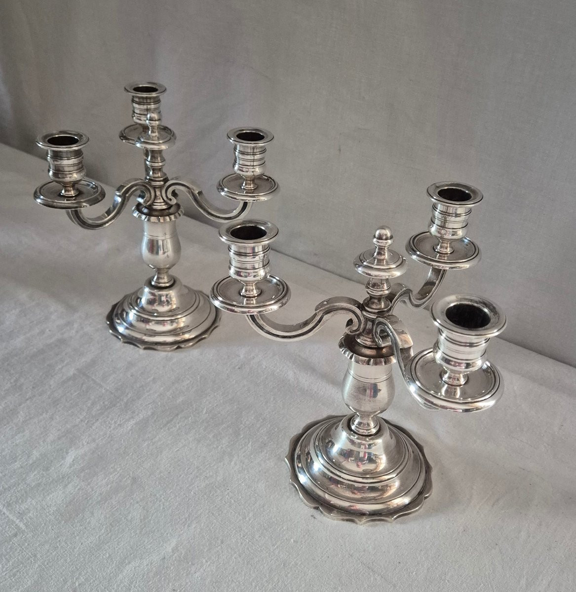 Paire De Bougeoirs Candélabres En Bronze Argenté Style Louis XV -photo-3