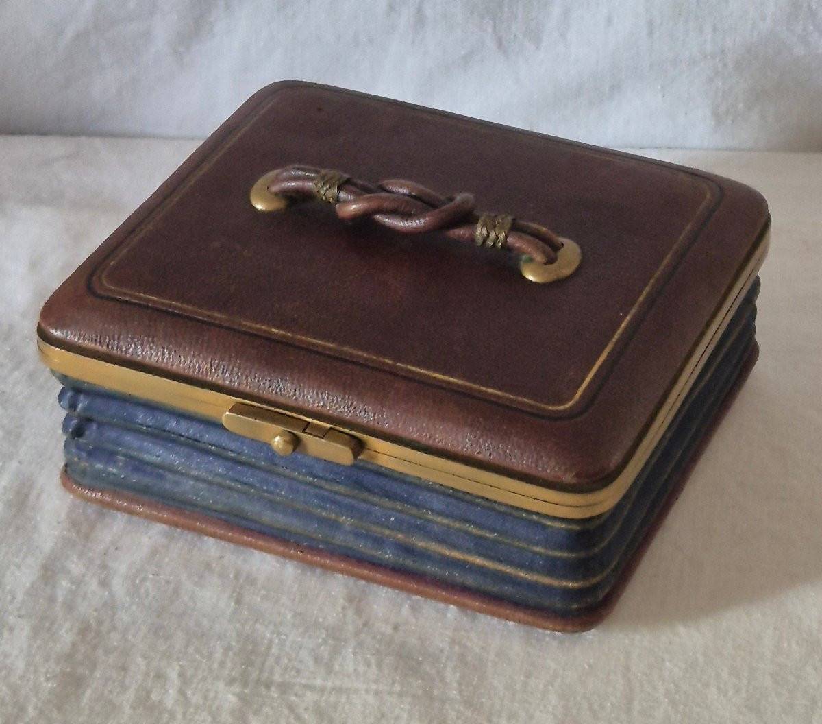 Leather Travel Tissue Box Case With Gusset -photo-6