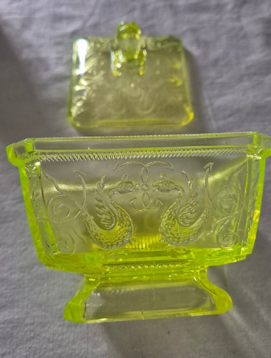 Molded Ouraline Glass Candy And Sugar Bowl With Relief Decoration-photo-7