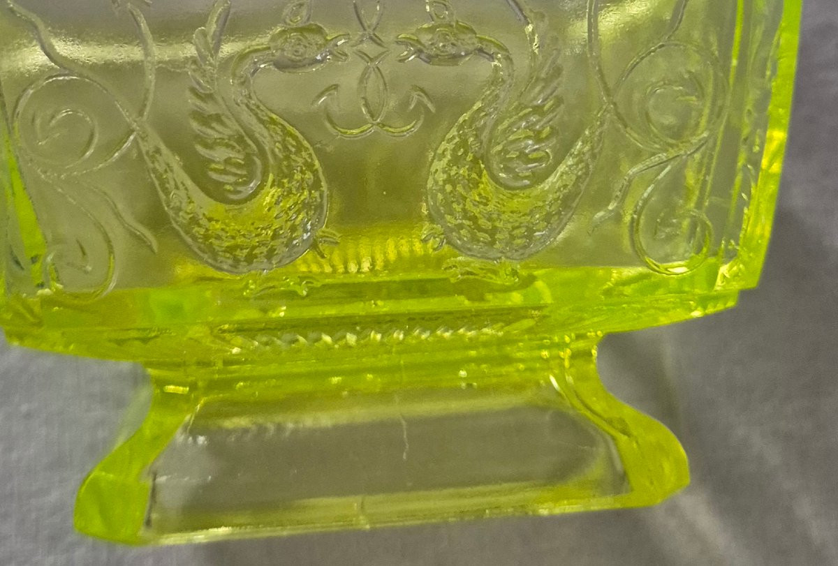 Molded Ouraline Glass Candy And Sugar Bowl With Relief Decoration-photo-8