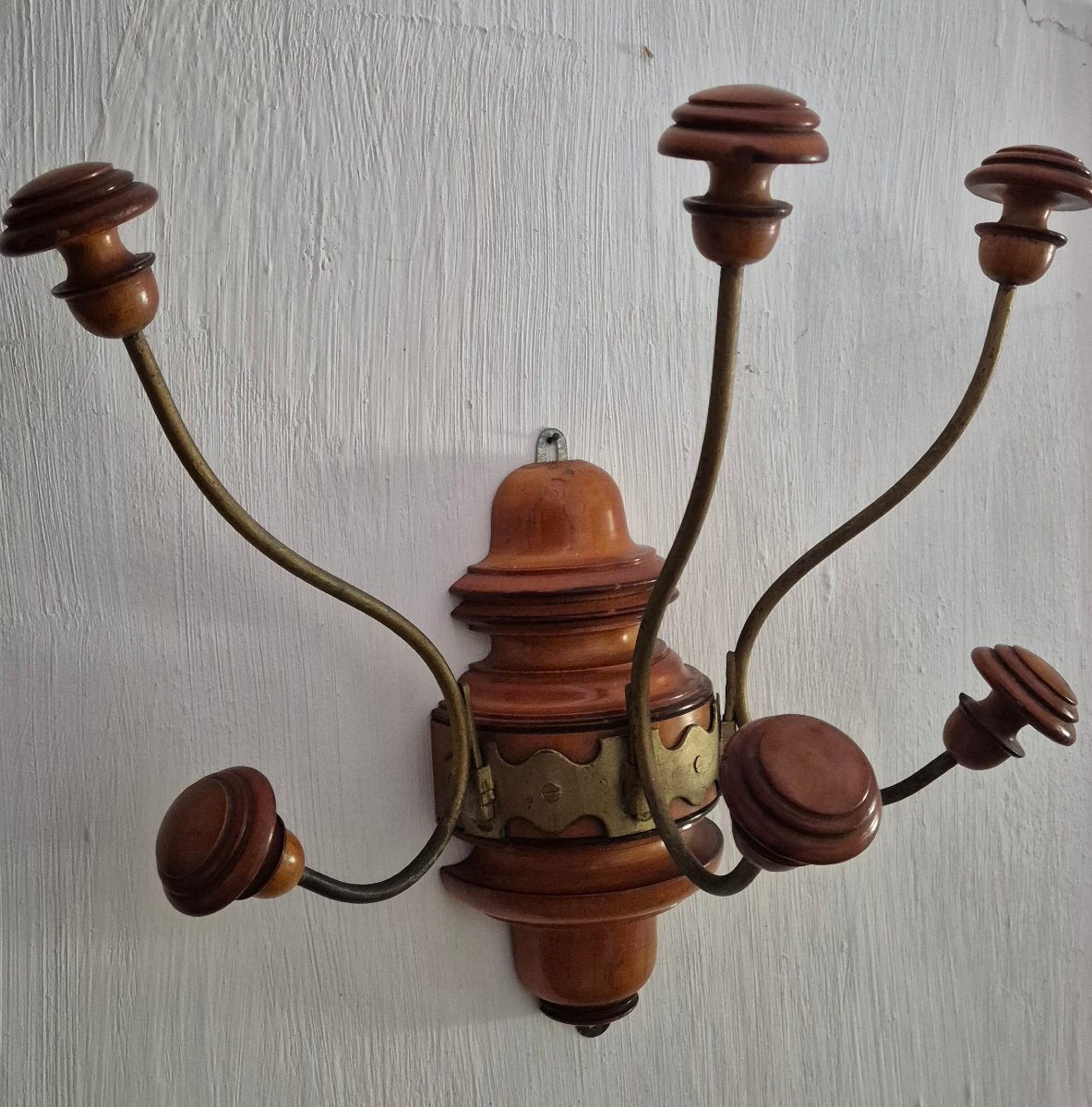 Porte manteau chapeau murale en merisier tourné et métal -photo-5