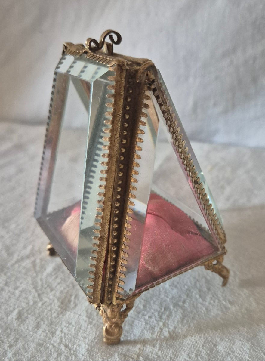 Coffret porte montre en verre et pomponne doré de forme inédite -photo-4