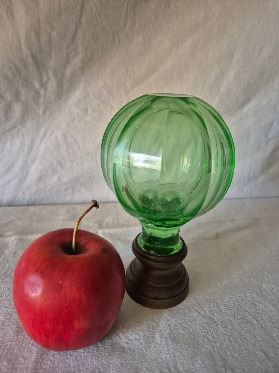19th Century Cut Glass Stair Ball In Uranium Green -photo-2