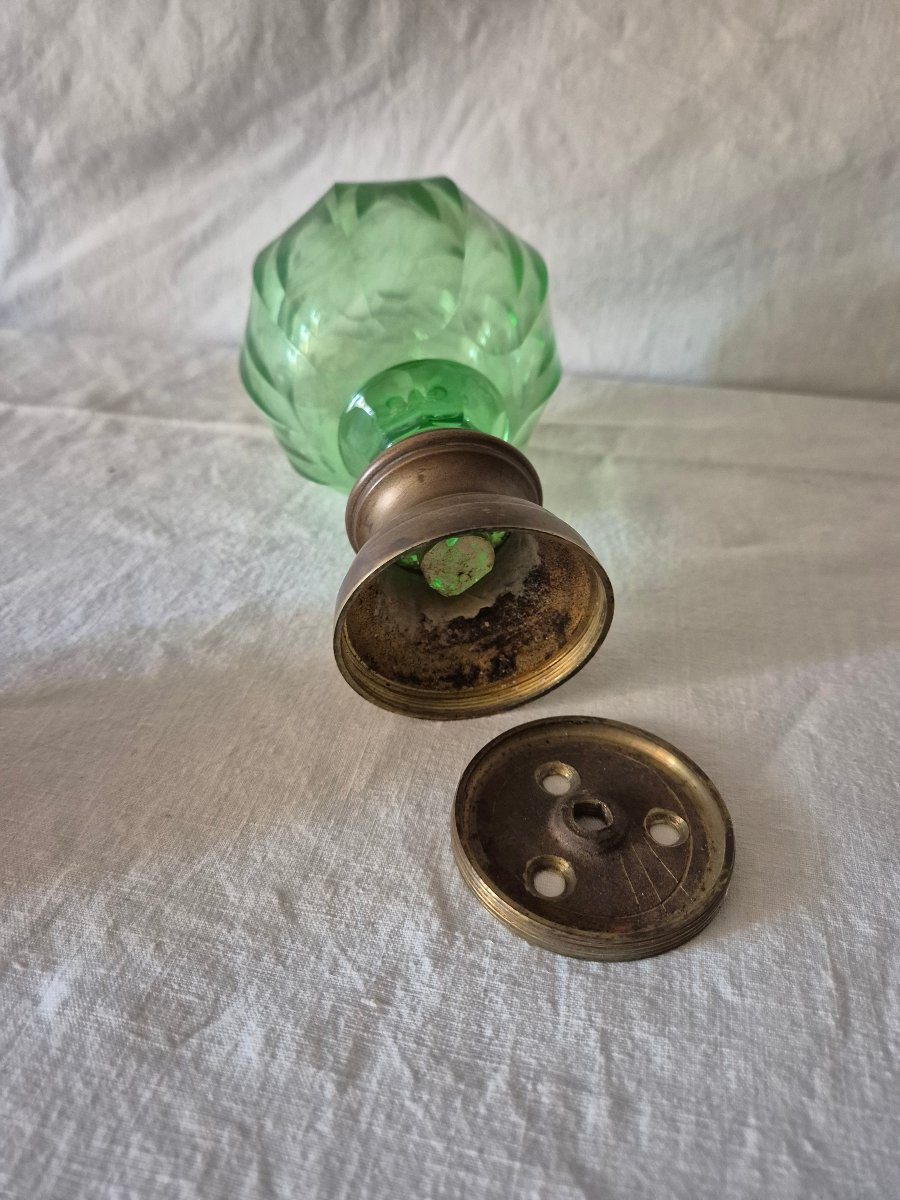 19th Century Cut Glass Stair Ball In Uranium Green -photo-1
