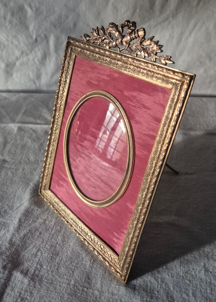 Cadre photo bronze format cabinet à vue ovale et moire rose -photo-3