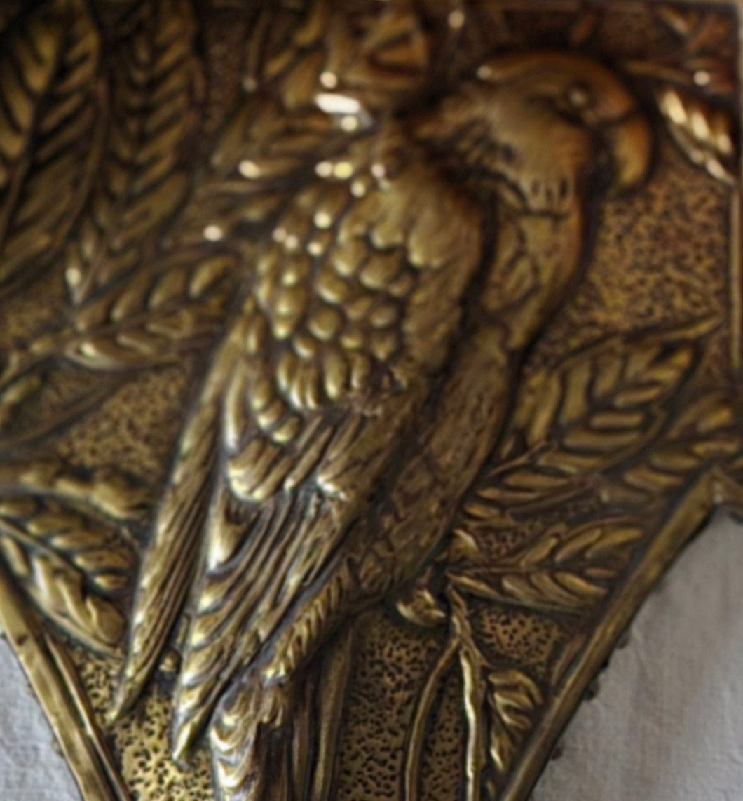 Small Art Nouveau Parrot-decorated Display Shelf -photo-4