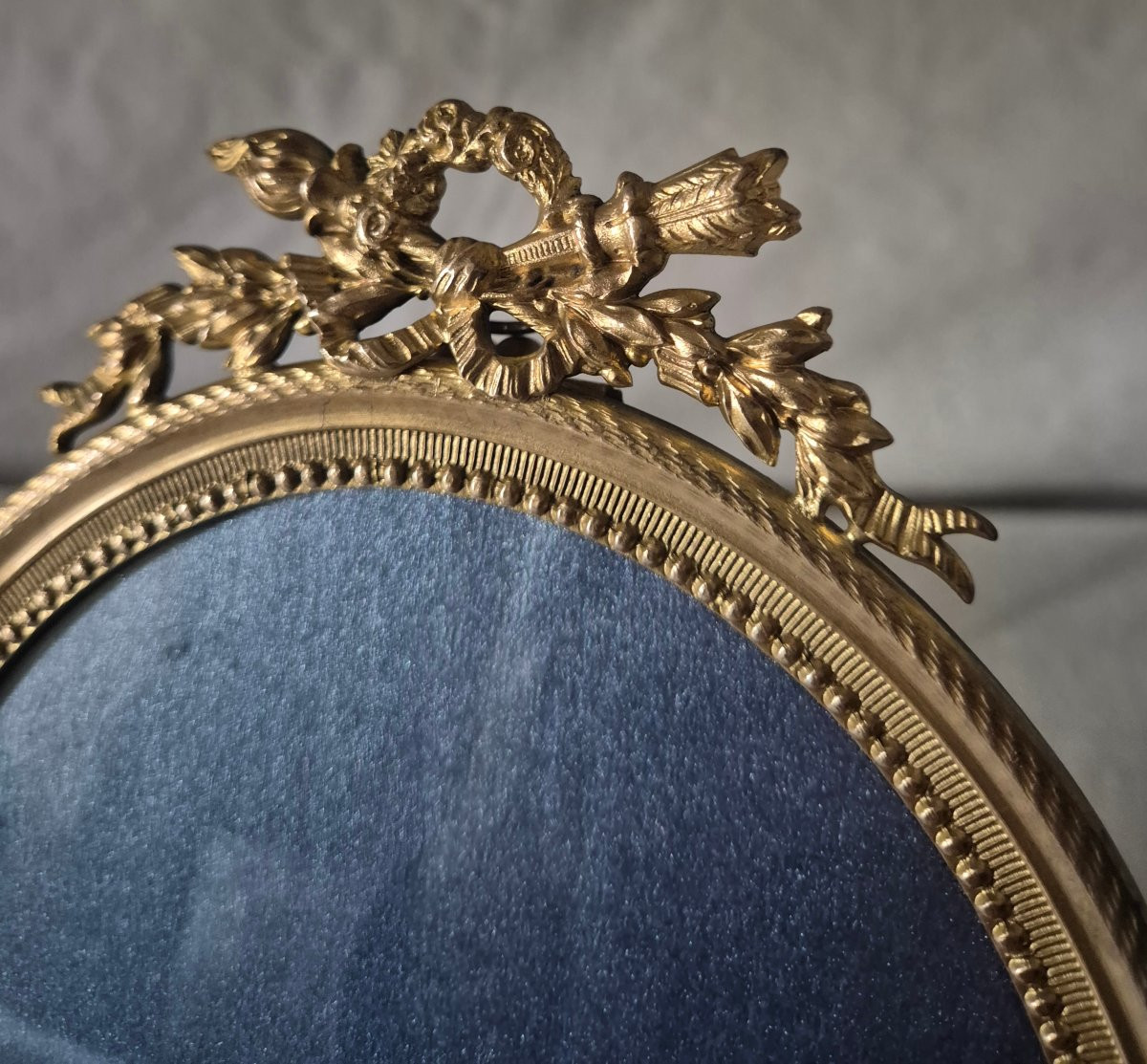 Cadre photo ovale en bronze doré grand format fin XIXème siècle -photo-3
