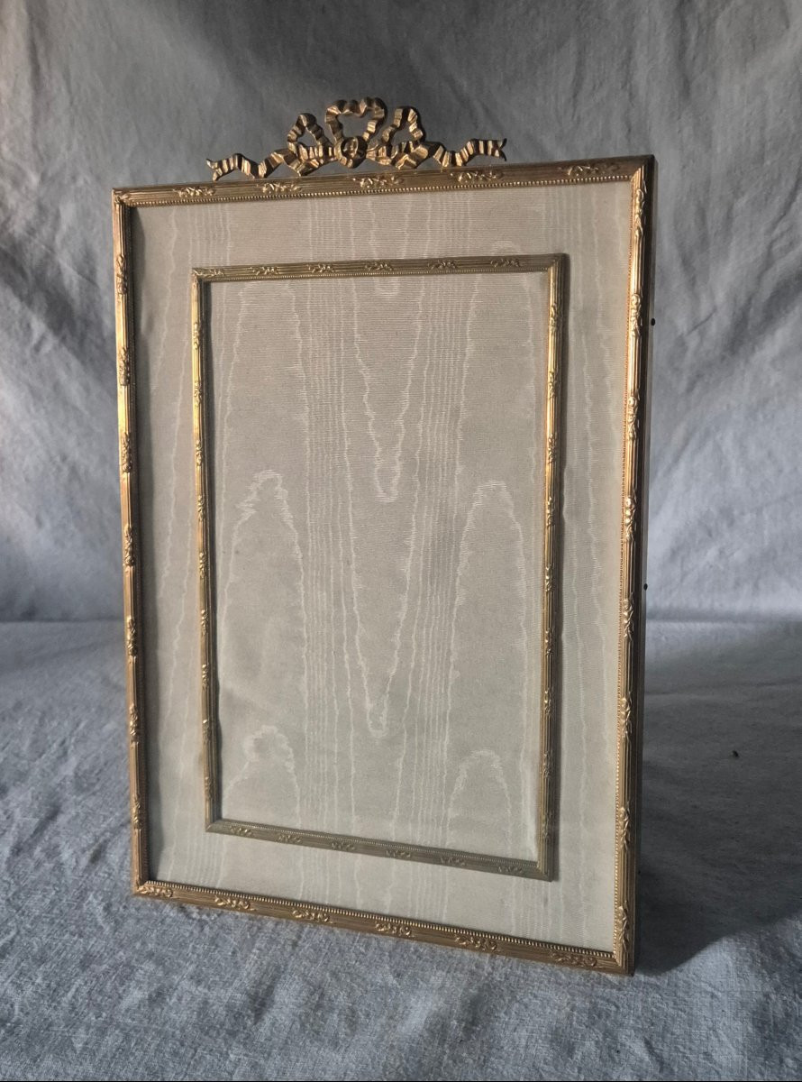 Cadre photo bronze doré à passe partout en moire "ivoire" fin XIXème siècle -photo-2