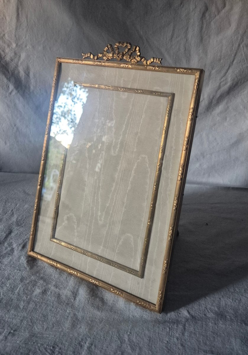 Cadre photo bronze doré à passe partout en moire "ivoire" fin XIXème siècle -photo-3