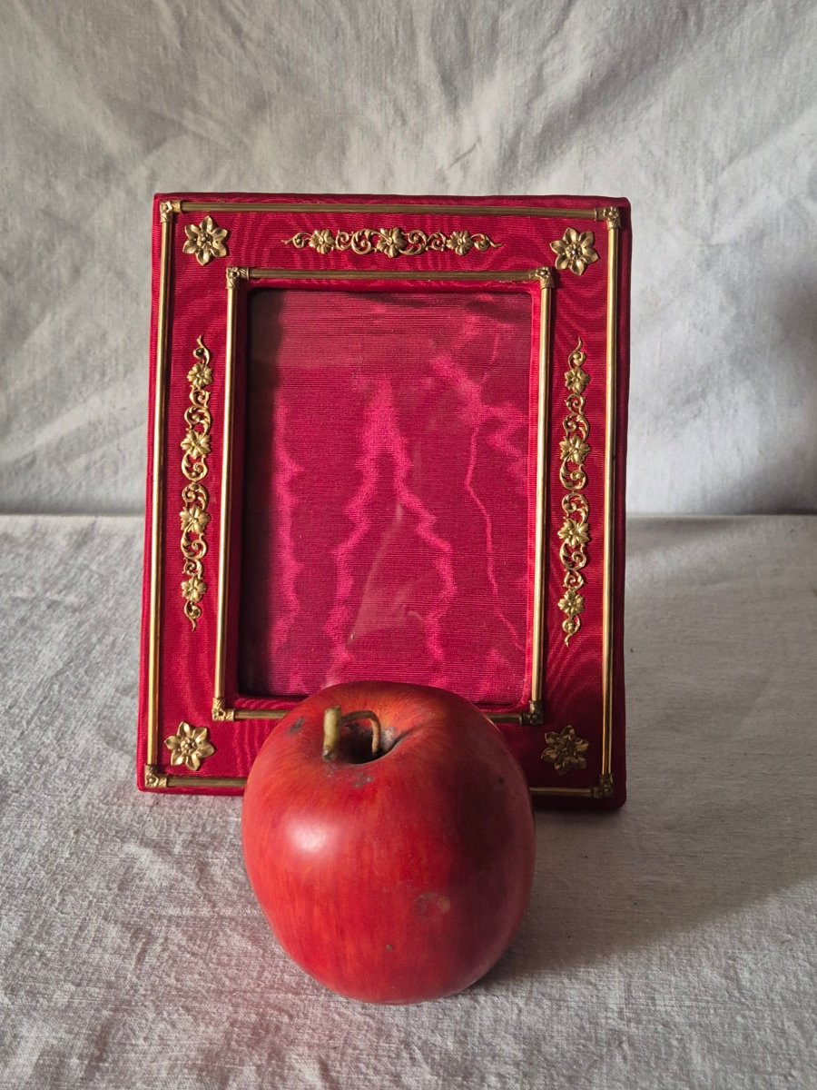 Rouge opéra et dorures pour ce cadre photo format album fin XIXème siècle -photo-4