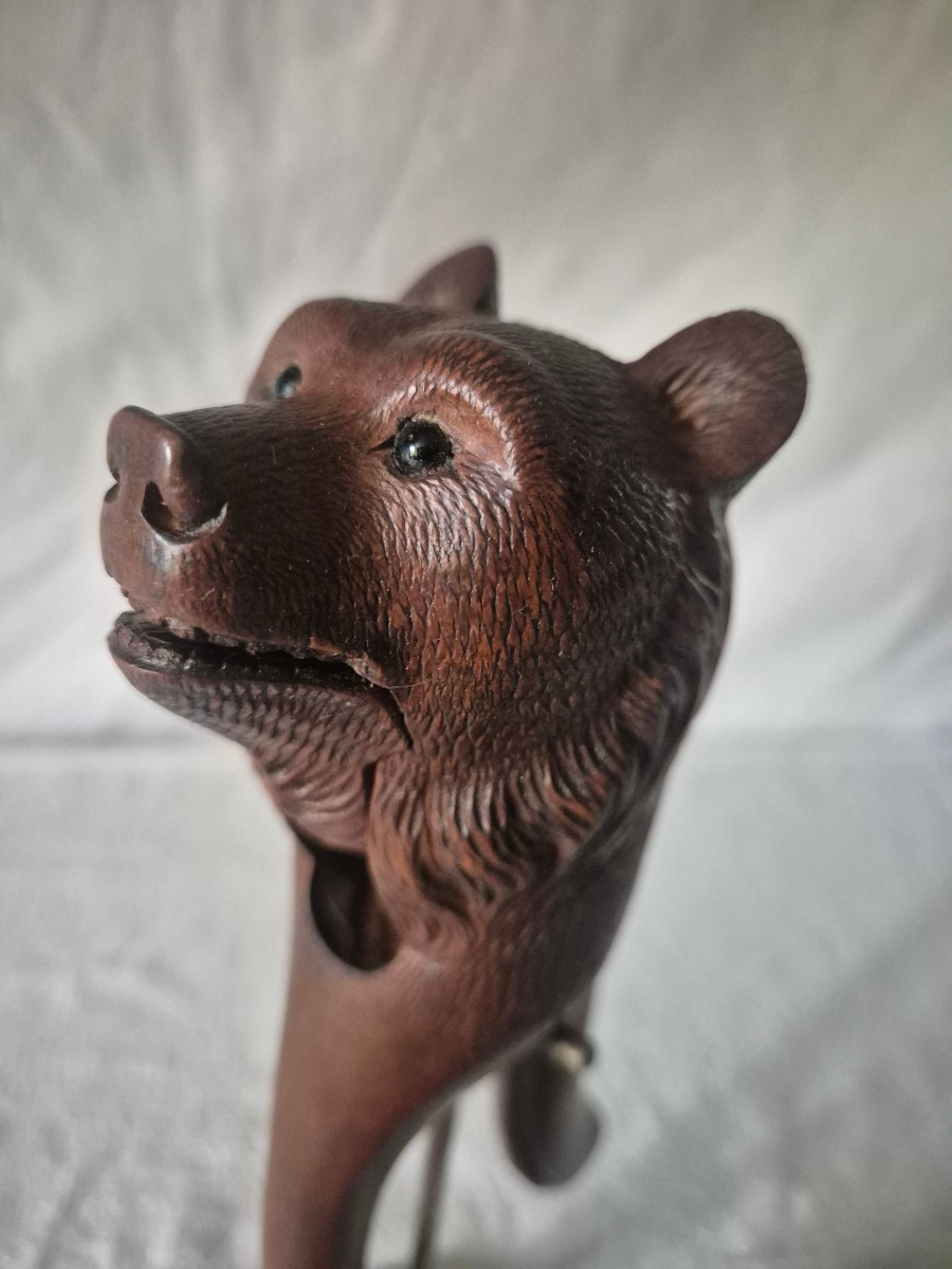 Casse noisette ours en bois sculpté Forêt Noire du XIXème siècle 