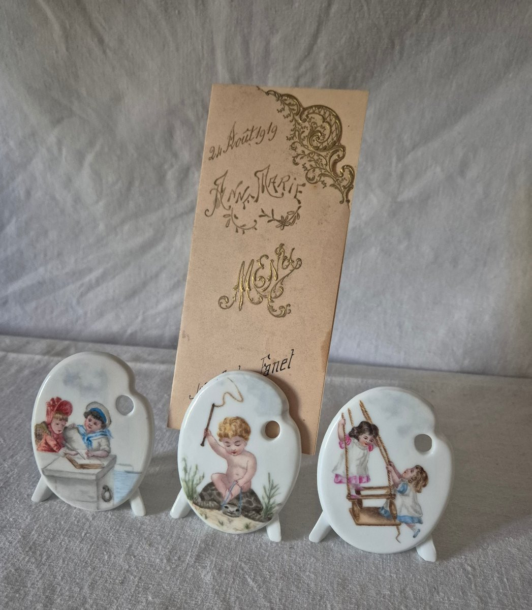 Série de six porte menus noms en porcelaine peinte signés F.Ginet-photo-2