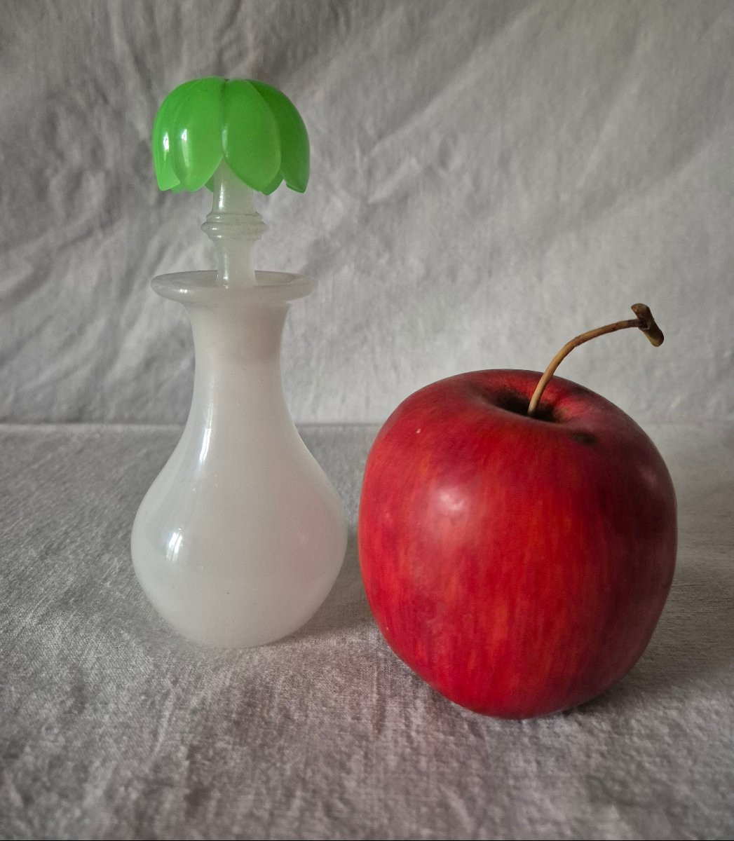 Charles X Opaline Glass Bottle With A Green "palm Tree" Stopper-photo-2