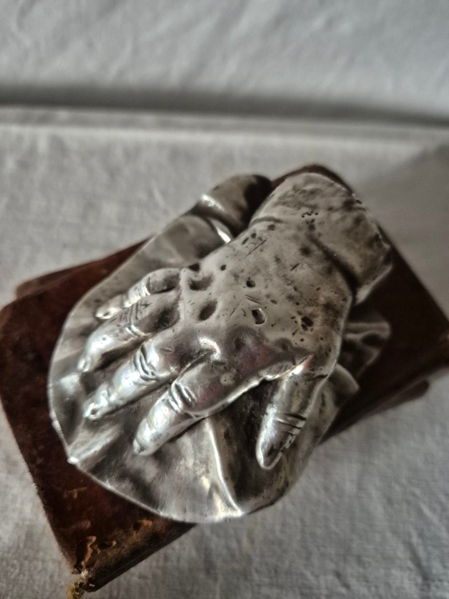 Presse papier main d'enfant en bronze argenté -photo-2