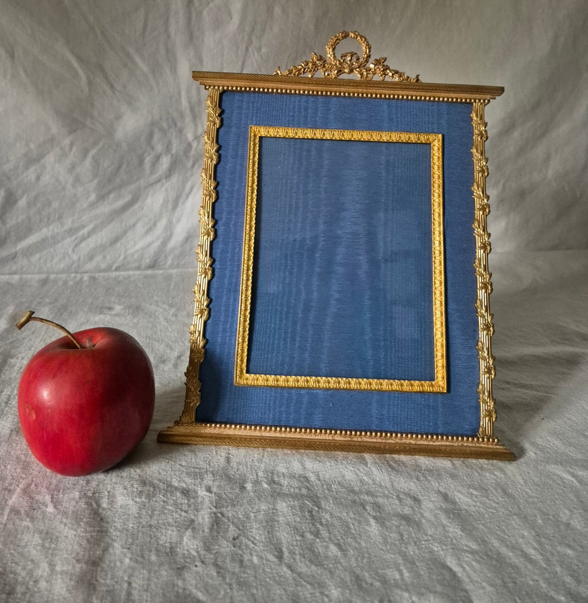 Grand cadre photo Second Empire en bronze doré à Marie-Louise -photo-2