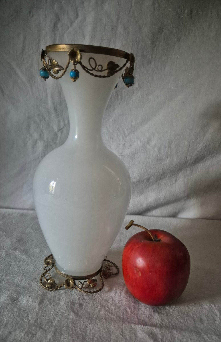 White Opaline Glass Vase In A "rice Grain" Shape, Decorated With Golden Vine Leaves. -photo-3