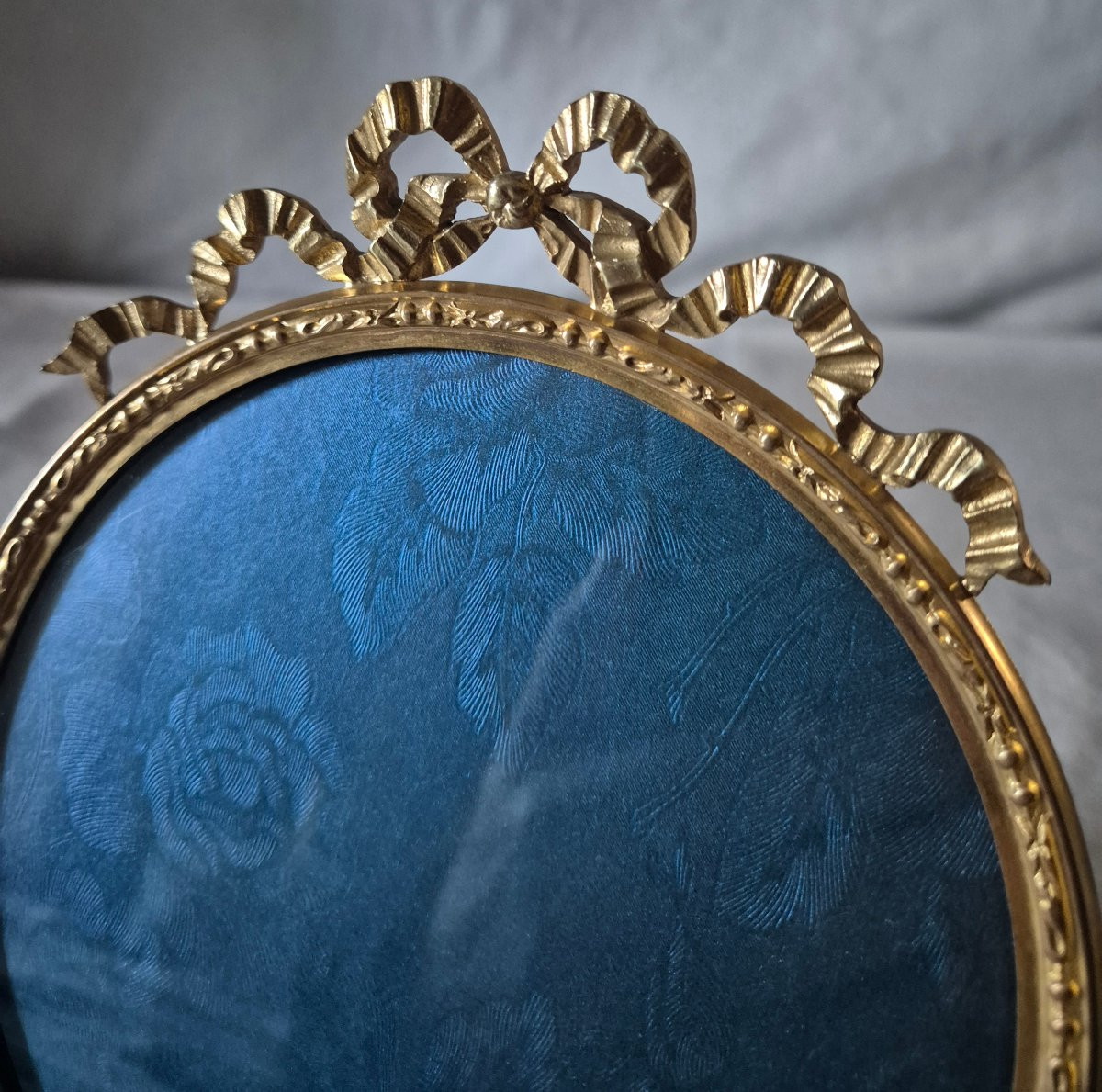 Grand cadre photo médaillon en bronze doré du XIXème siècle -photo-4