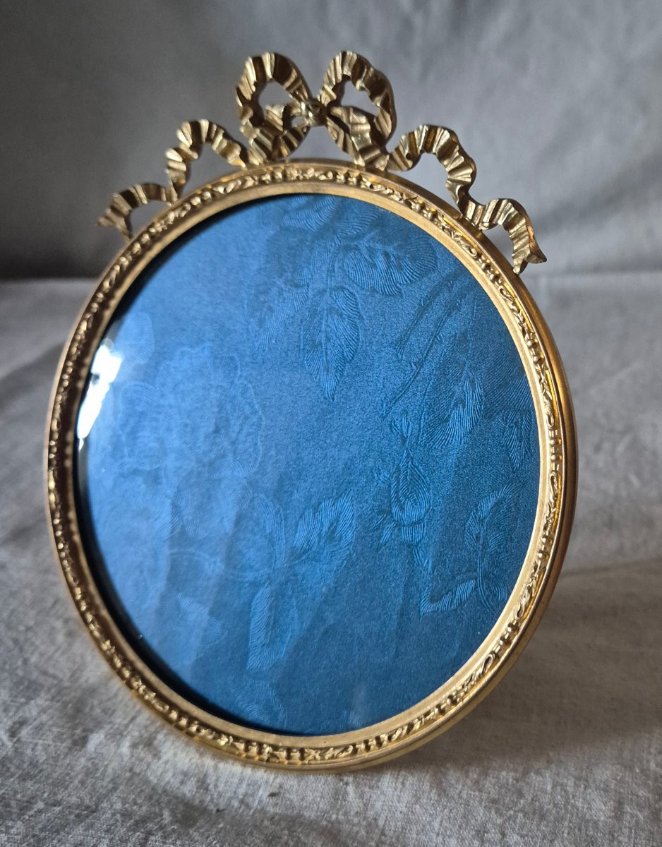 Grand cadre photo médaillon en bronze doré du XIXème siècle -photo-1