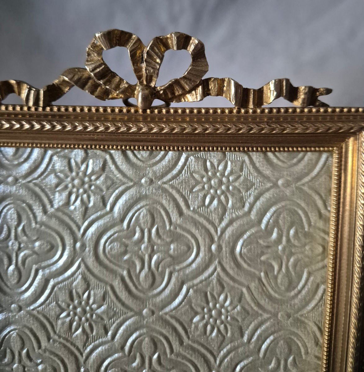Cadre photo format album en bronze doré du XIXème siècle -photo-2