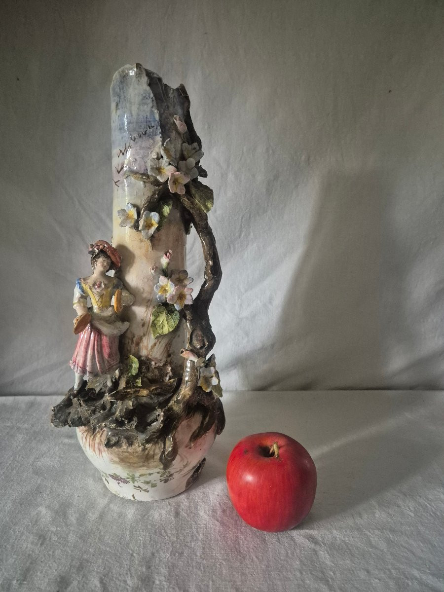 Vase en faïence fine et barbotine polychrome vers 1900-photo-3