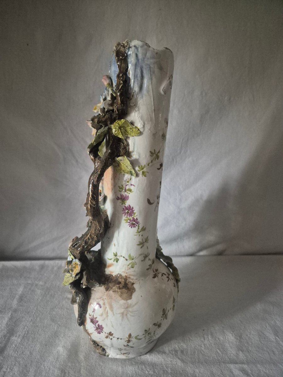 Vase en faïence fine et barbotine polychrome vers 1900-photo-4