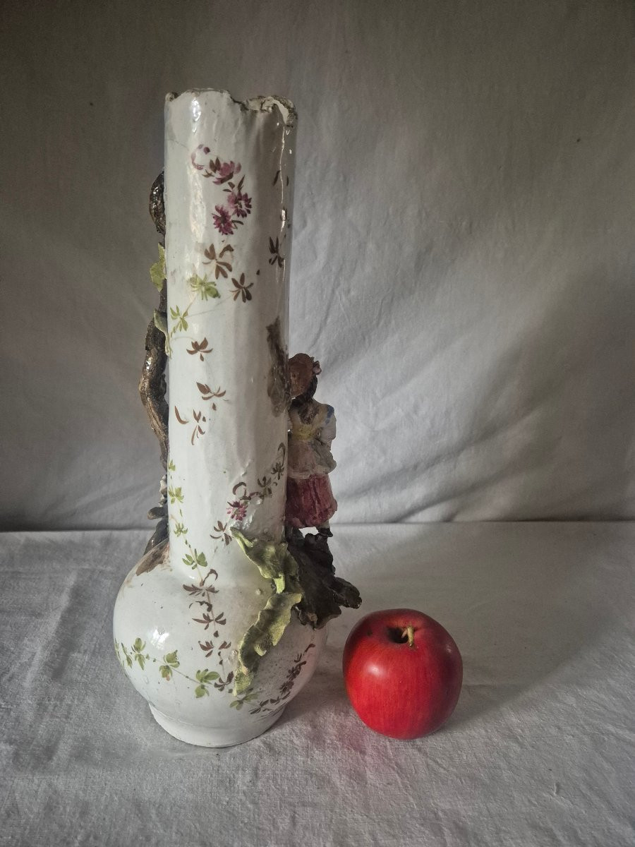 Vase en faïence fine et barbotine polychrome vers 1900-photo-5