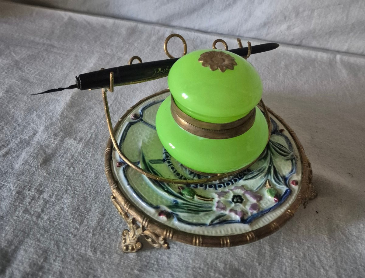 Encrier en opaline couleur ouraline dans monture de barbotine et bronze doré -photo-1