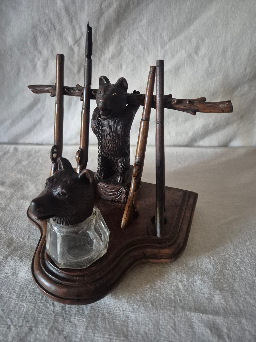 Encrier ours Forêt Noire avec son râtelier à fusils-porte plumes XIXème siècle 