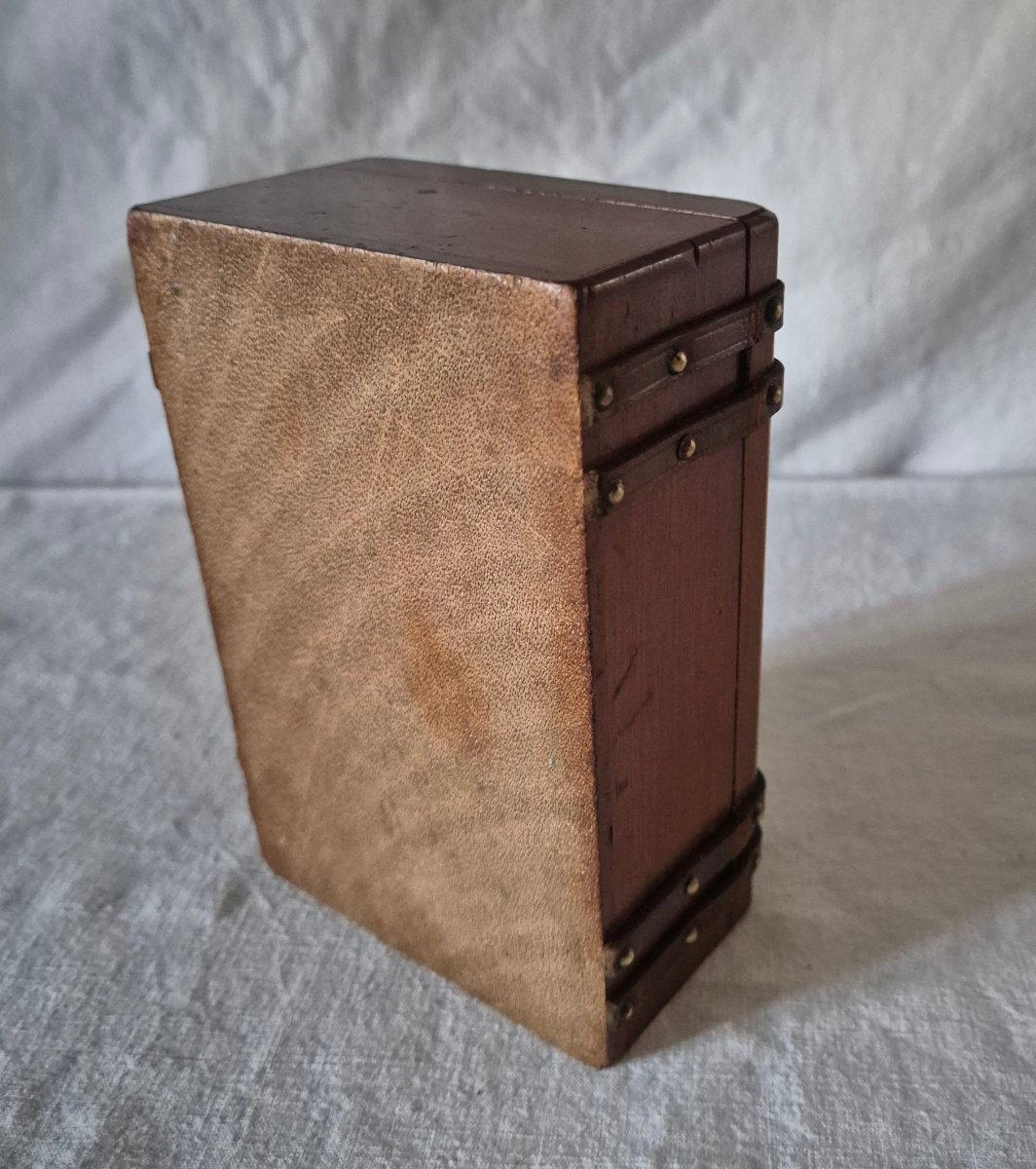 Boîte coffret de confiserie de  Boissier célébrant l'armistice de la Première Guerre Mondiale -photo-4