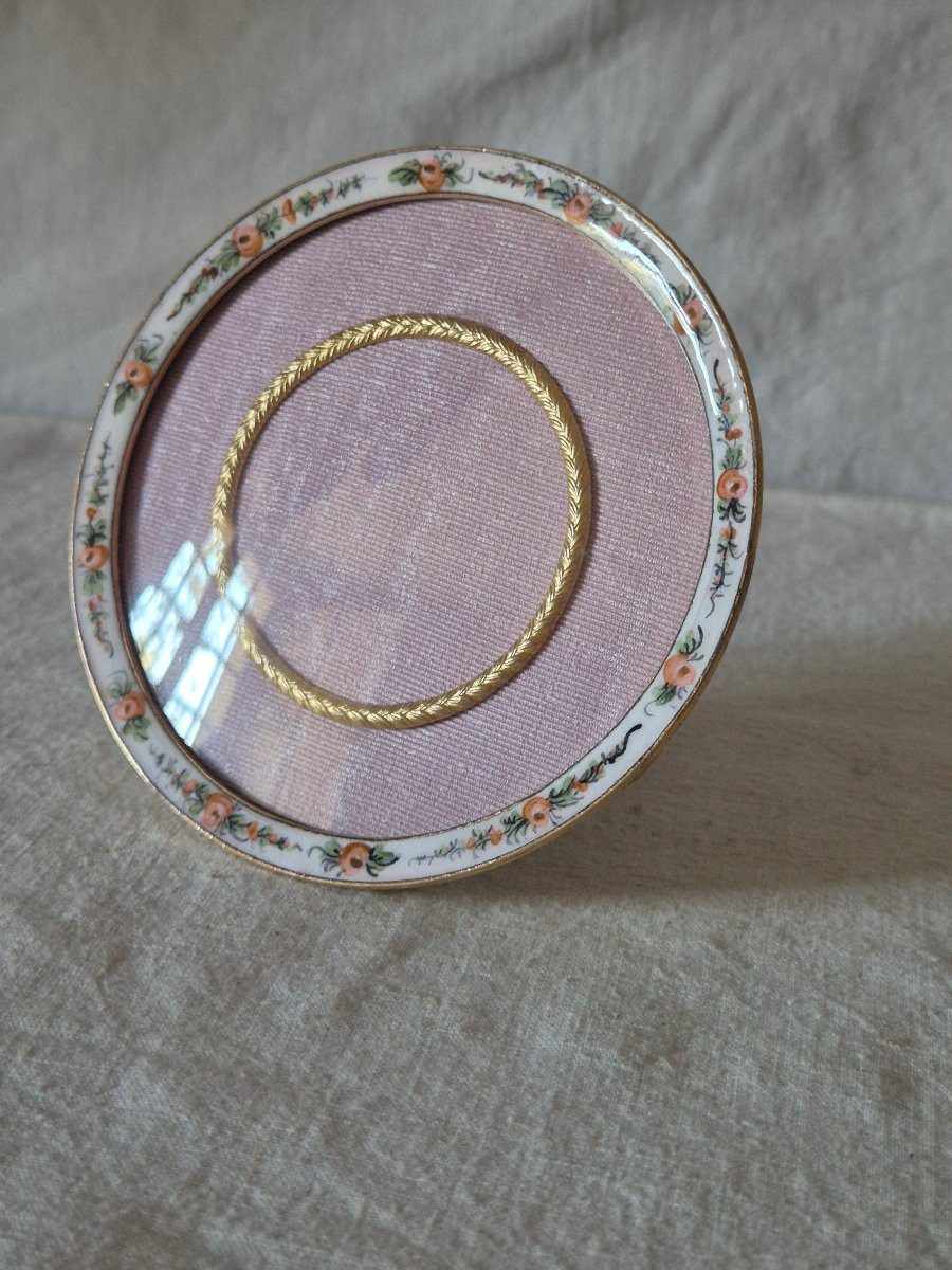 Cadre photo rond en émail et passe partout rose fin XIXème siècle -photo-2