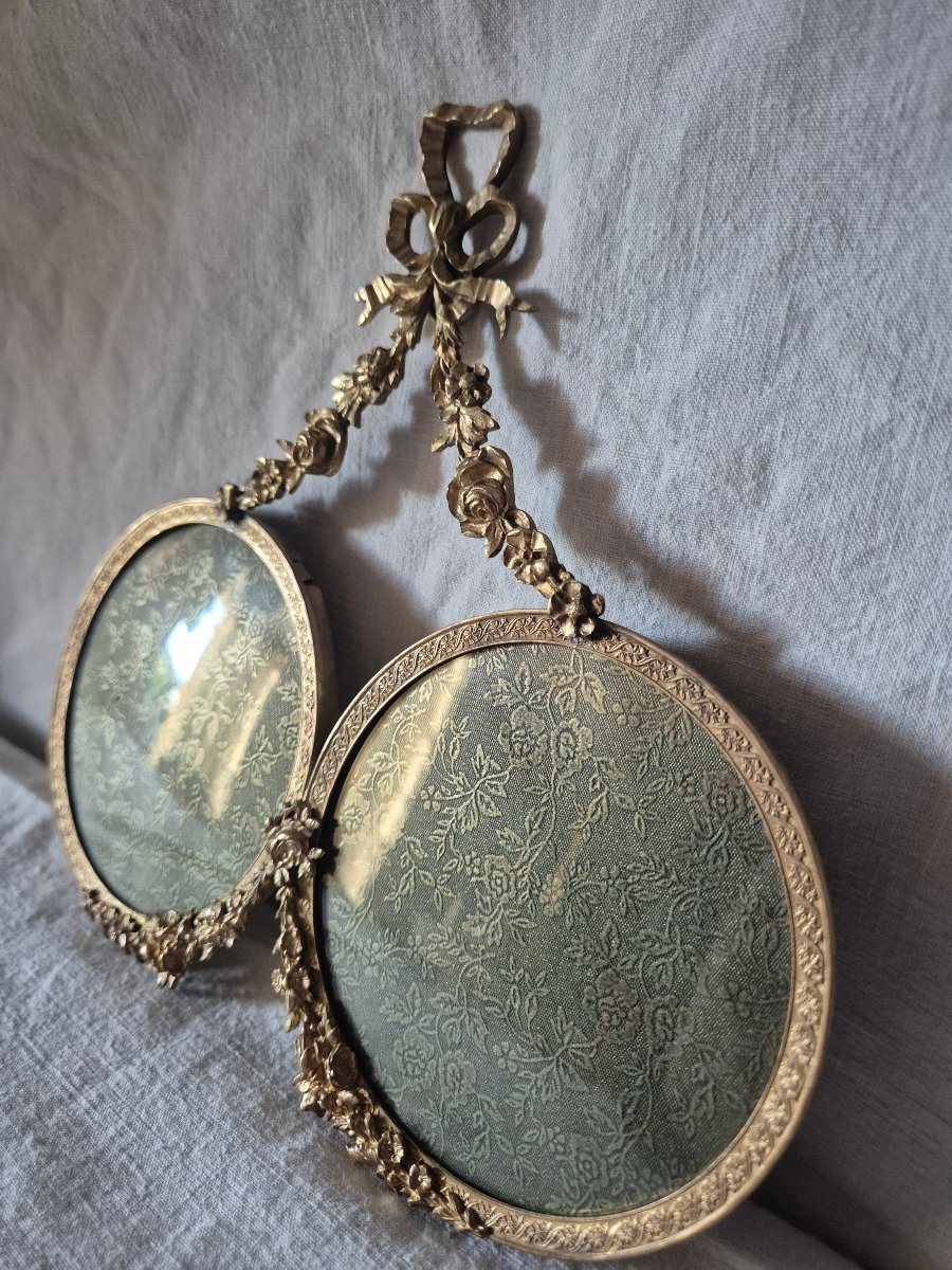Cadre diptyque médaillons ronds en bronze doré et décor de guirlandes -photo-3