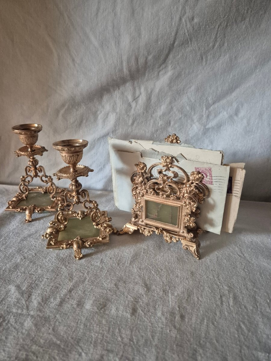 Desk Set: Letter And Document Holder And Two Candlesticks In Gilt Bronze And Onyx -photo-4